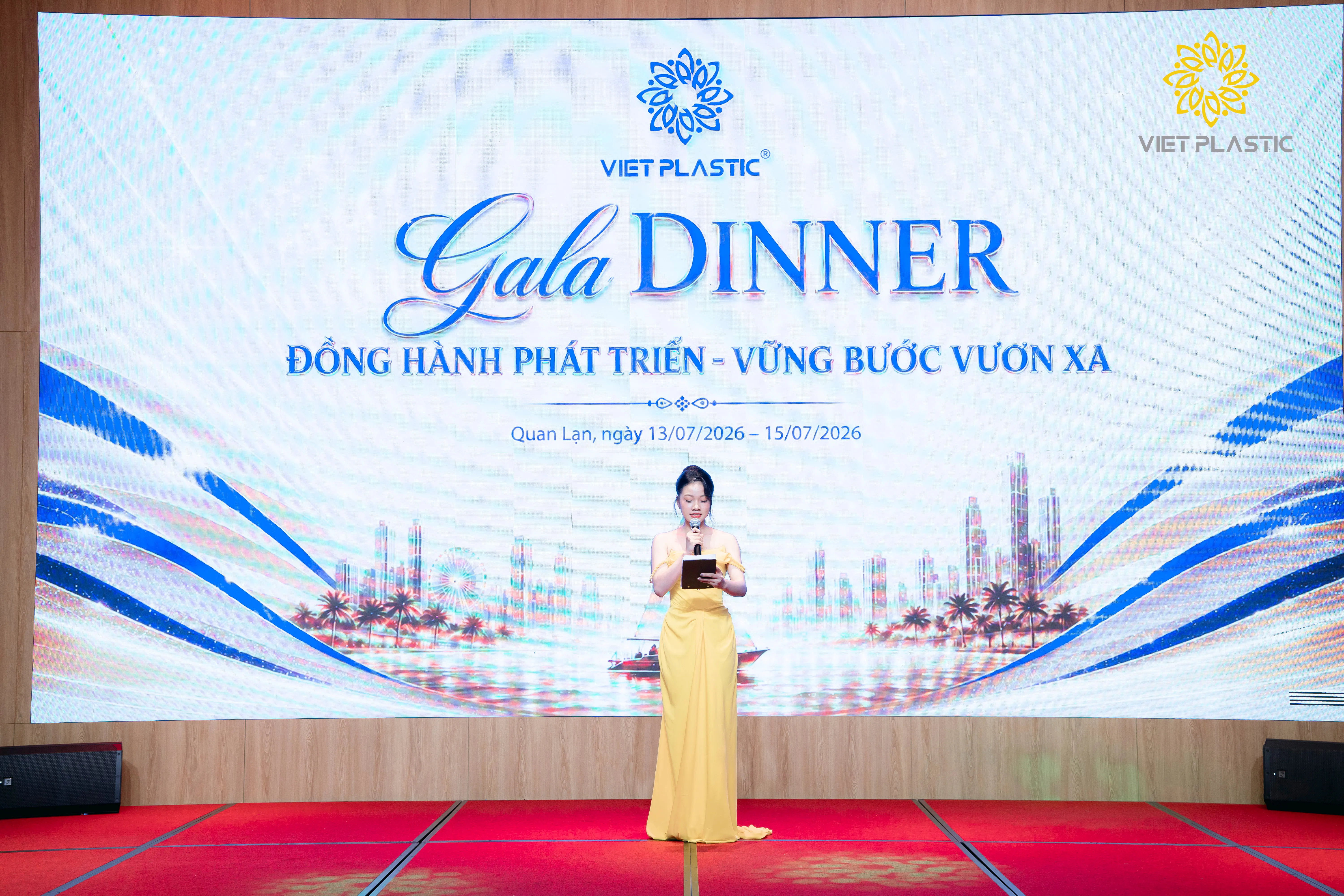 Quan Lạn Du lịch khách hàng
