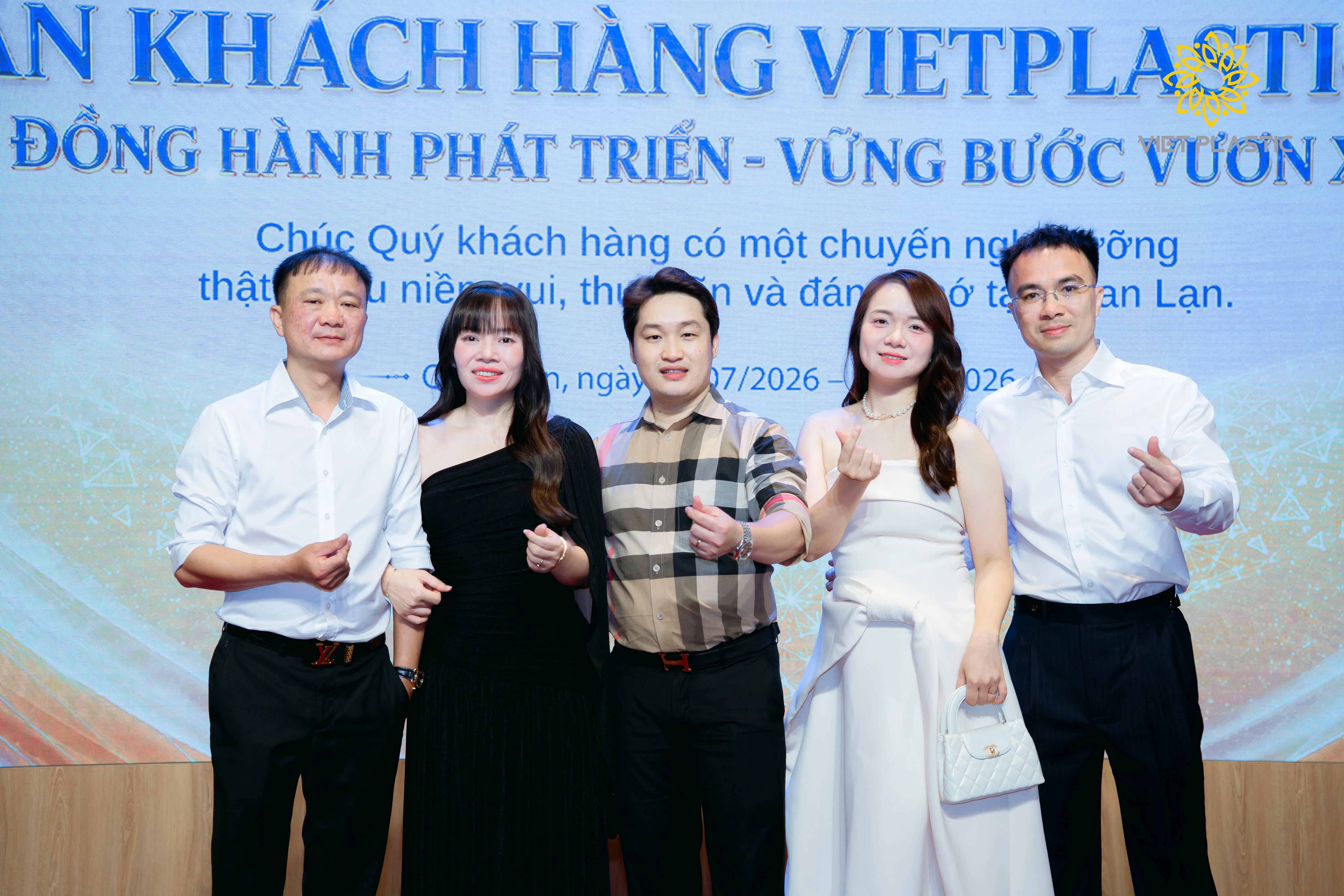 Quan Lạn Du lịch khách hàng